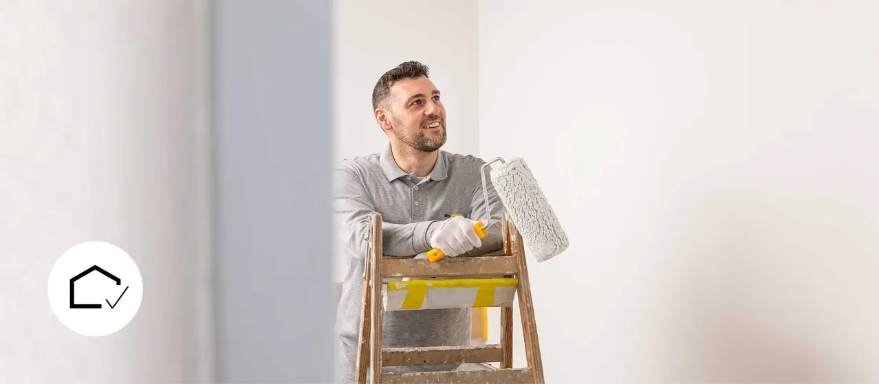 Abwaschbare Wandfarbe: Handwerker freut sich über die perfekte Wahl mit StoColor PuraClean
