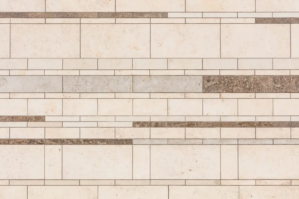 Nachhaltige Fassadenmaterialien, Natursteinfassade, gestaltet mit Sto-Natursteinen, Detailaufnahme