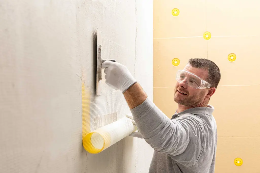 Nachhaltigstes WDVS StoTherm AimS® mit 100 % zementfreiem Unterputz StoLevel Neo AimS®