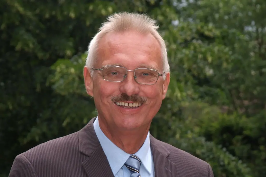 Porträt Wilhelm Barthlott, Biologie-Professor im Ruhestand und Entdecker des Lotus-Effekts