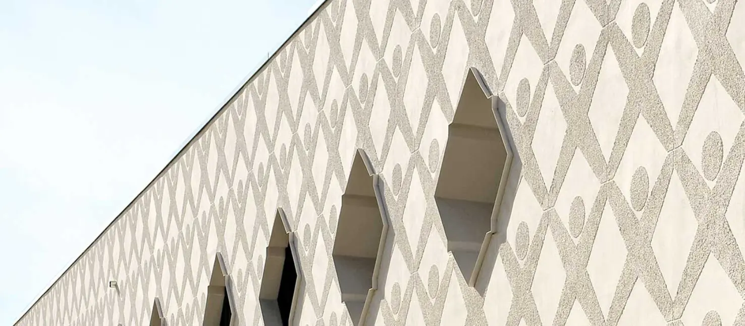 Detailaufnahme Architektur: Putzfassade, mit StoSignature Textur beschichtet
