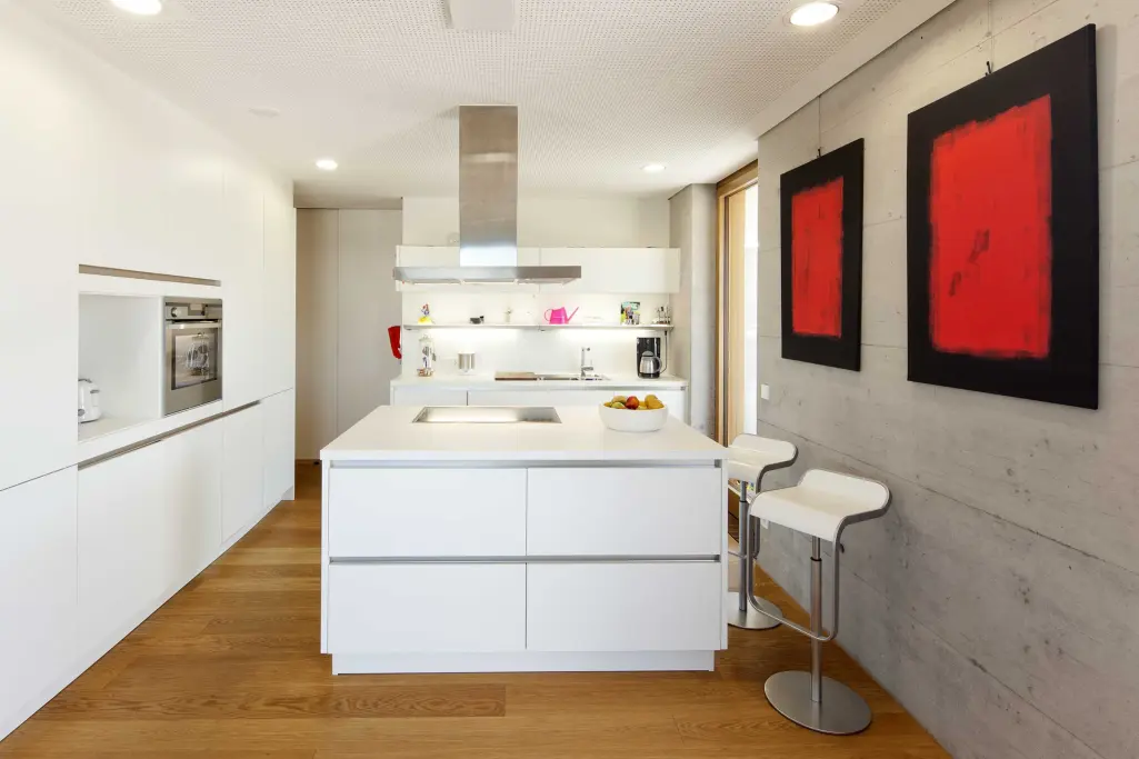 Moderne Raumgestaltung mit dem Innenputz StoDecosit im Badezimmer