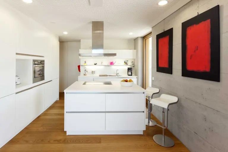 Moderne Raumgestaltung mit dem Innenputz StoDecosit im Badezimmer