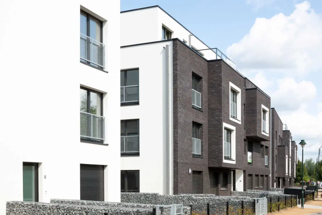 Wohnanlage, mit Sto gedämmte Klinker- und Putzfassade