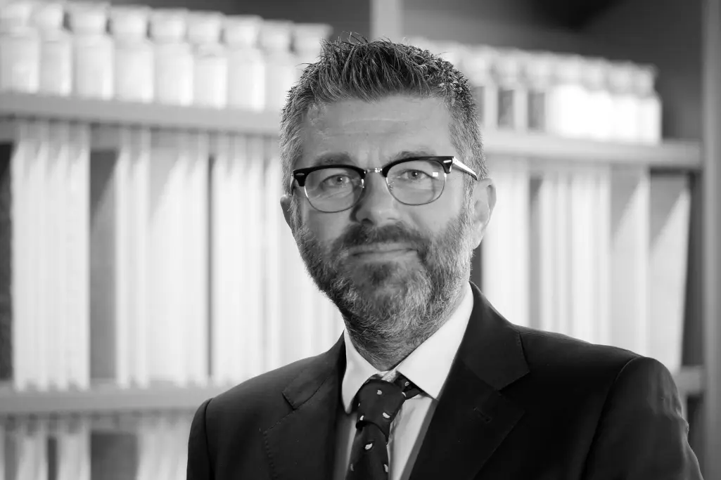 Ein Foto von Alessandro Bertolani – er nutzt die Systeme von Sto um die Raumakustik zu verbessern