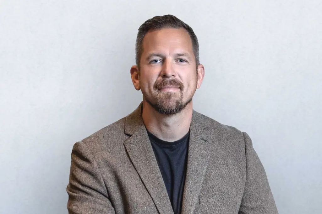 Portraitaufnahme Marcus Kasunic von SEHED in Schweden