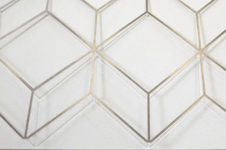 Fassadendetail: Anspruchsvolle Putz- und Keramikfassade 