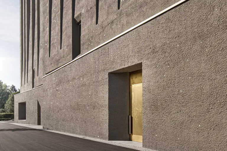 Putzfassade mit Glitzereffekt: Sto-Putz und weitere Beschichtungen am MAC Museum in Singen