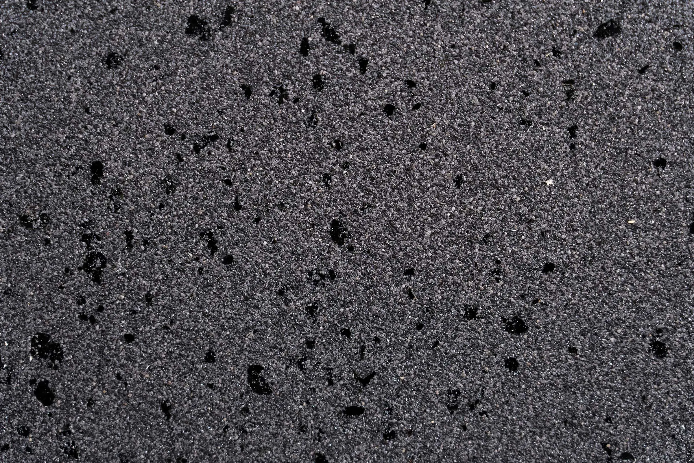 Buntsteinputz StoSuperlit®, Putzoberfläche Kornstärke 0,8 in Anthrazit