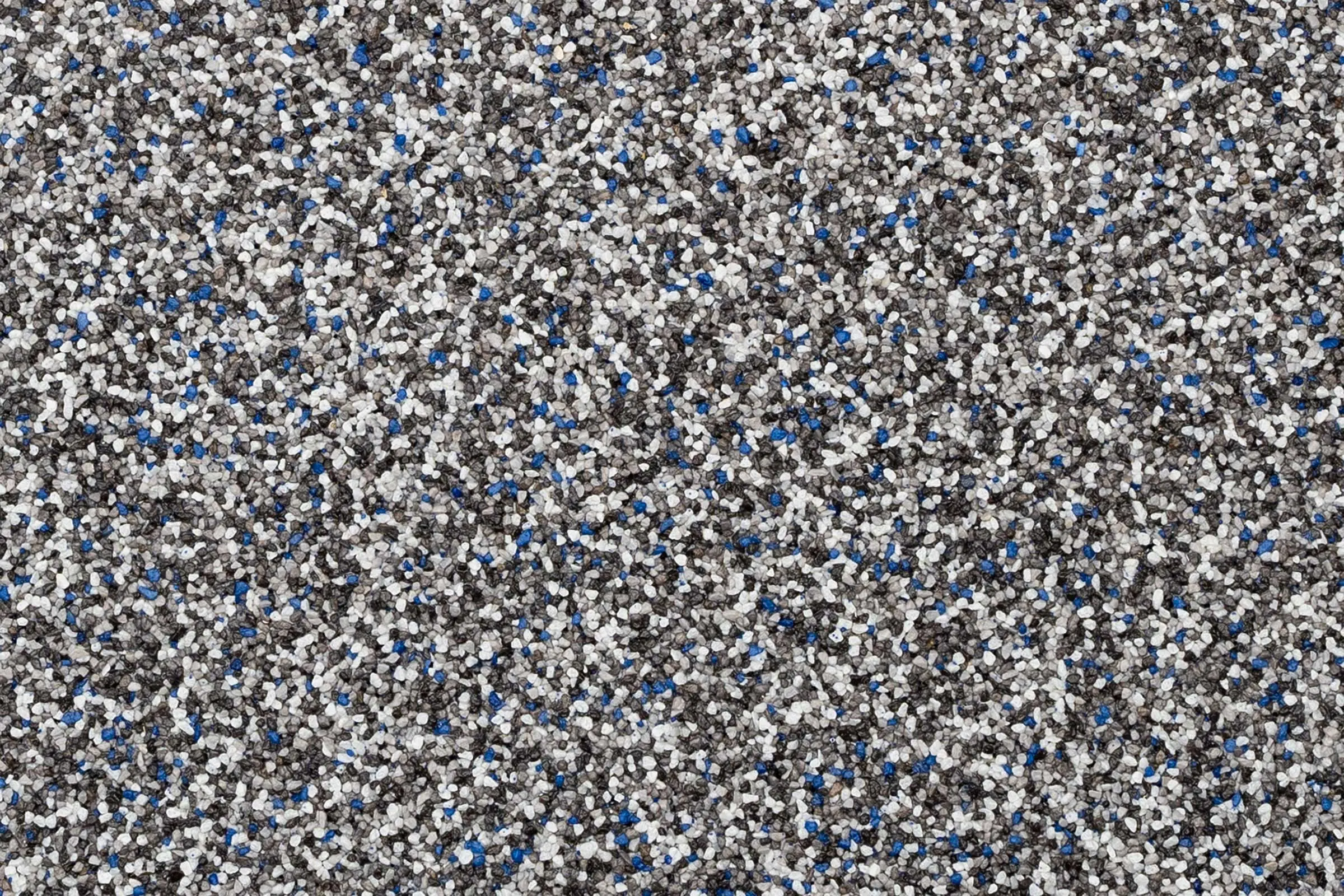 Oberfläche Buntsteinputz in Kornstärke K 1,5 StoSuperlit, anthrazit-blau-weiß