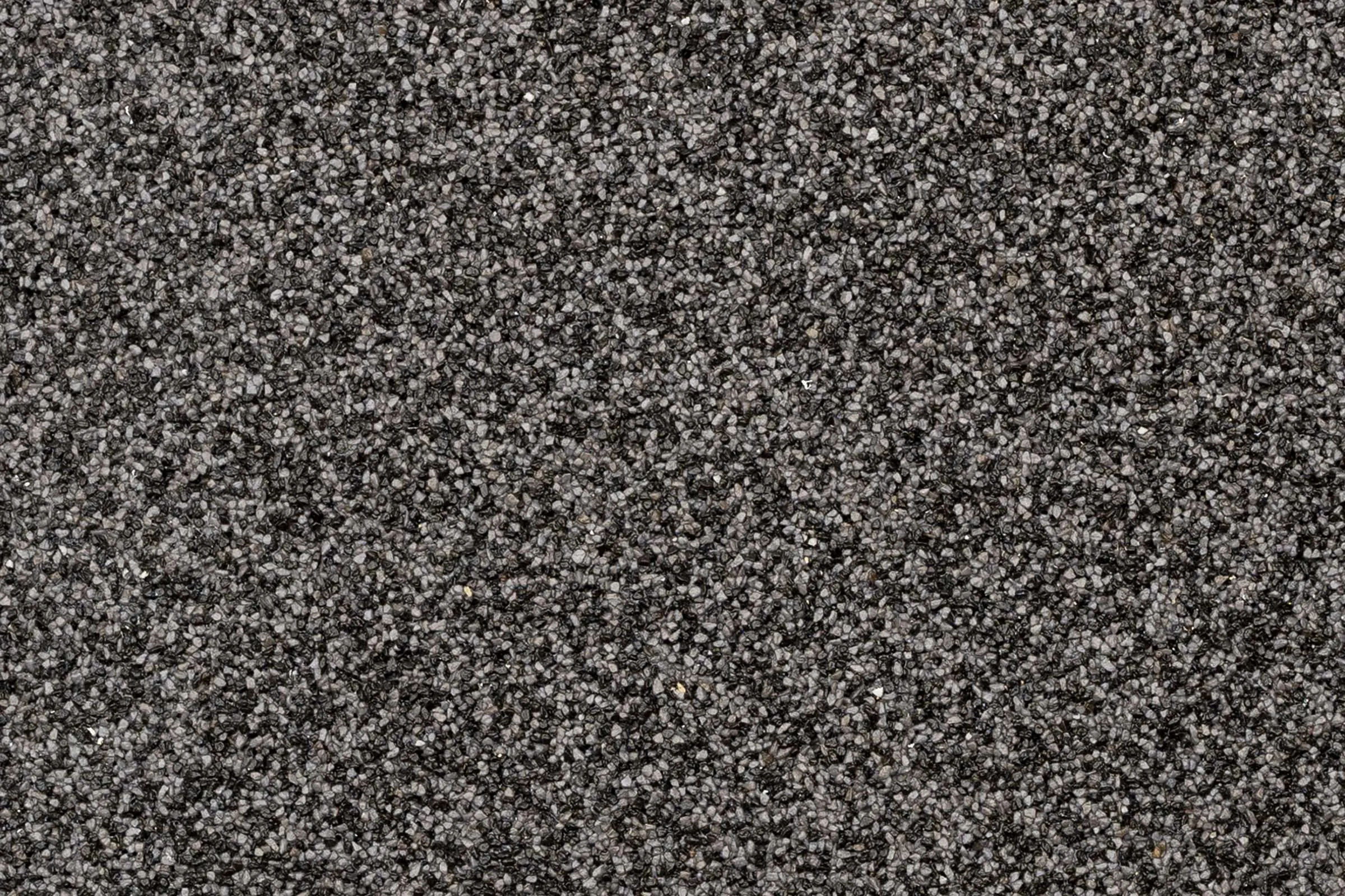 Oberfläche Natursteinputz in Kornstärke K 1,5 StoSuperlit, Anthrazit-grau