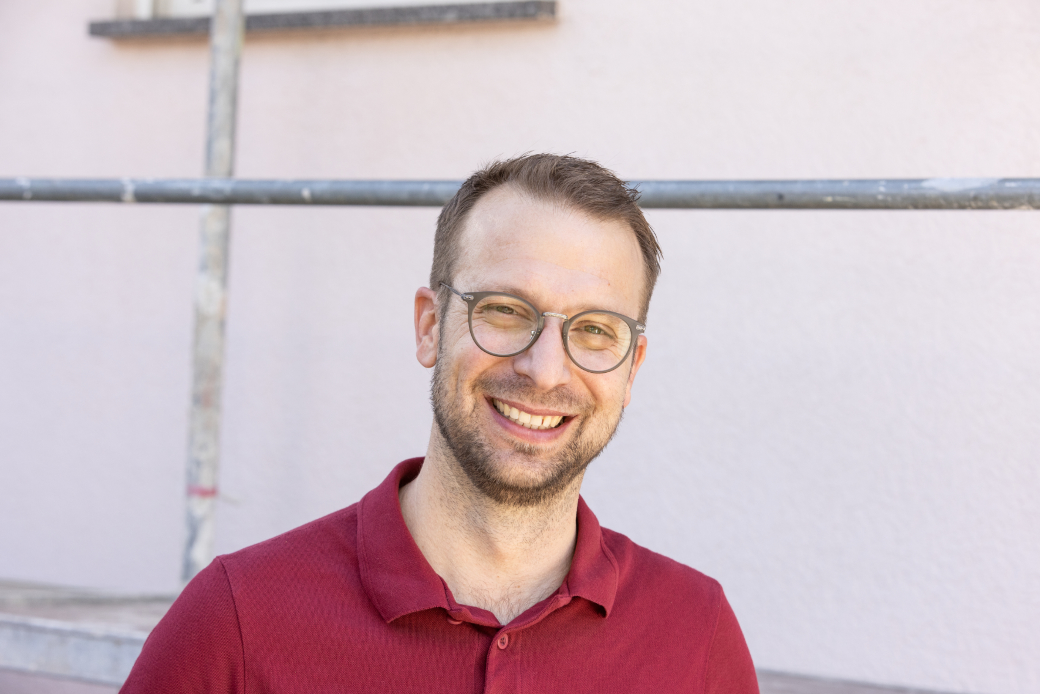 Diplom-Bauingenieur und Stuckateur Hans Haussmann ist von der neuen Platte überzeugt