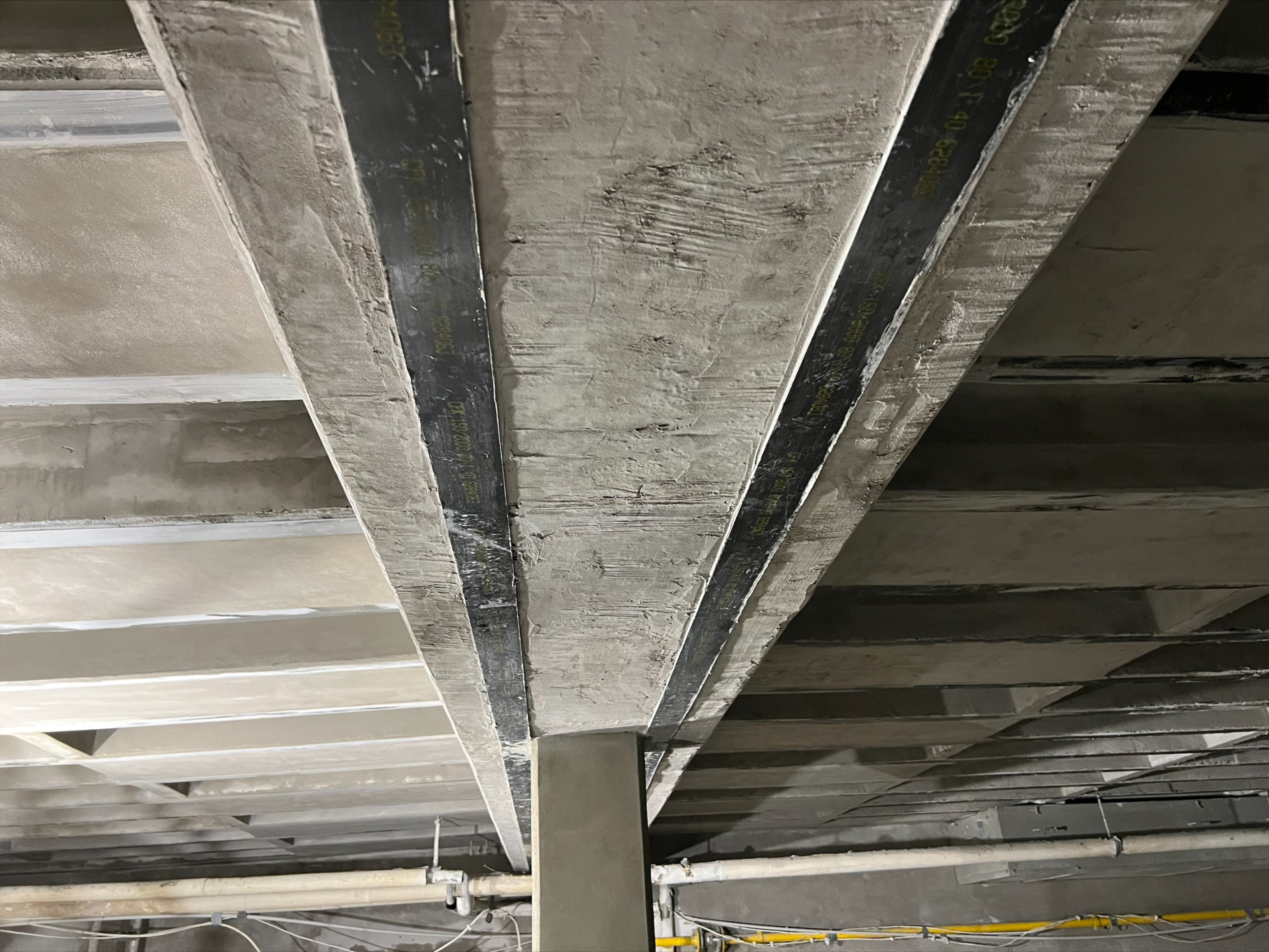 Hochbelastbar und dauerhaft: Mit dem System StoConcrete Carbon Plate wurde die Decke einer Tiefgarag