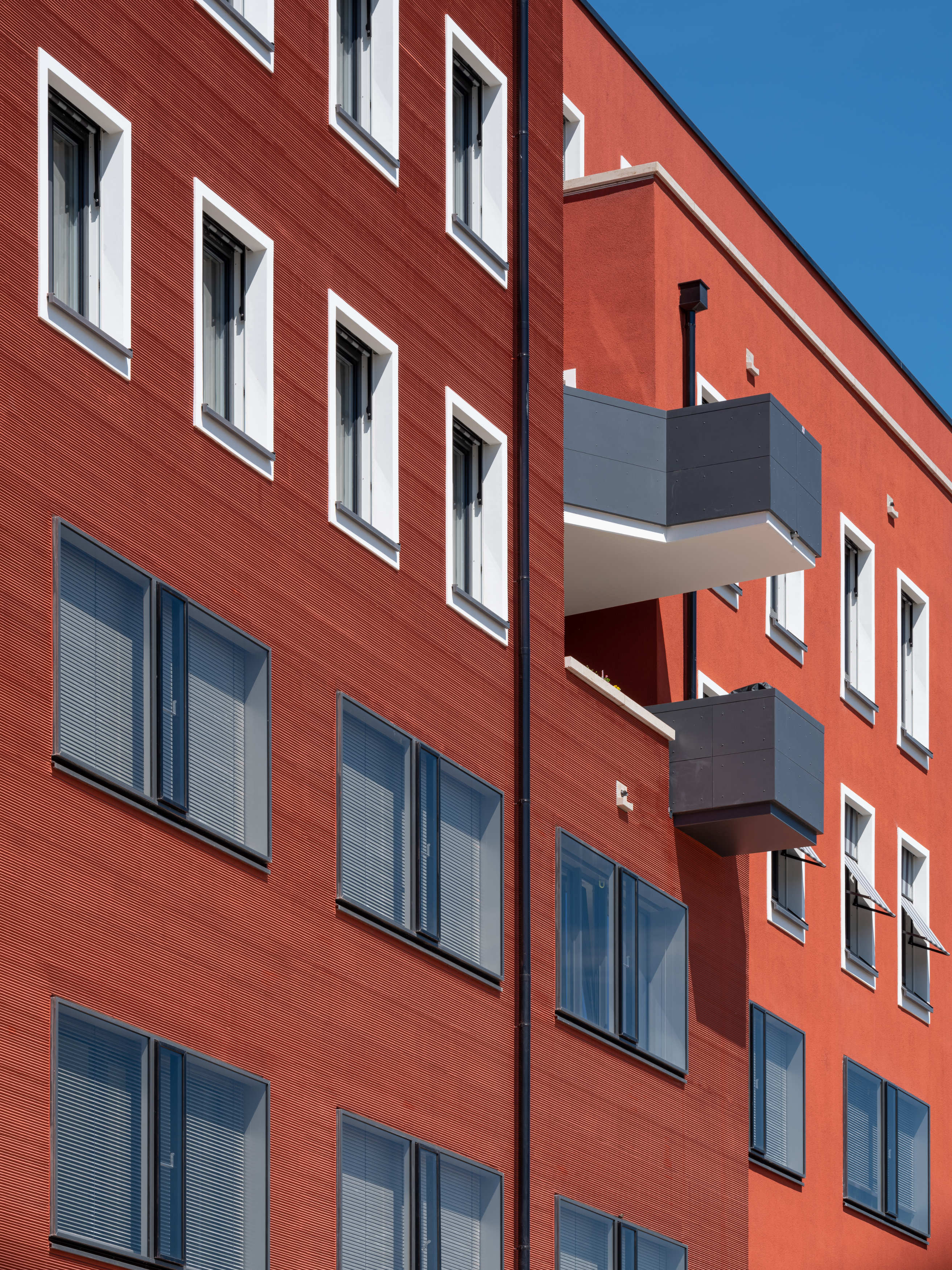 Fenster spielen eine wichtige Rolle beim „Gare du Nord“. Je nach Nutzung dahinter sind sie in Größe 