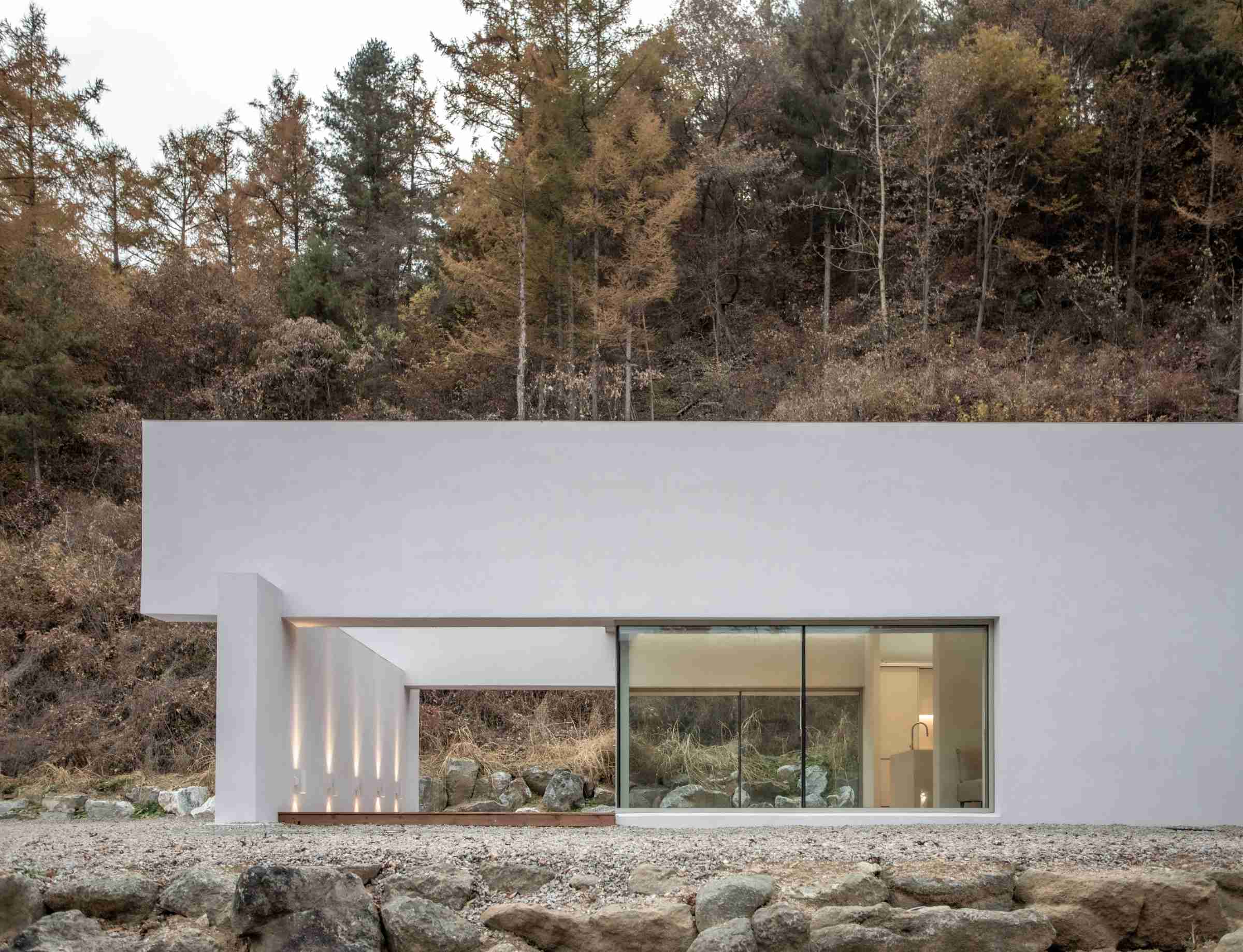  Aufgebrochen und zusammengefügt: Die Wand- und Deckenscheiben des „Floating Wall House“ 