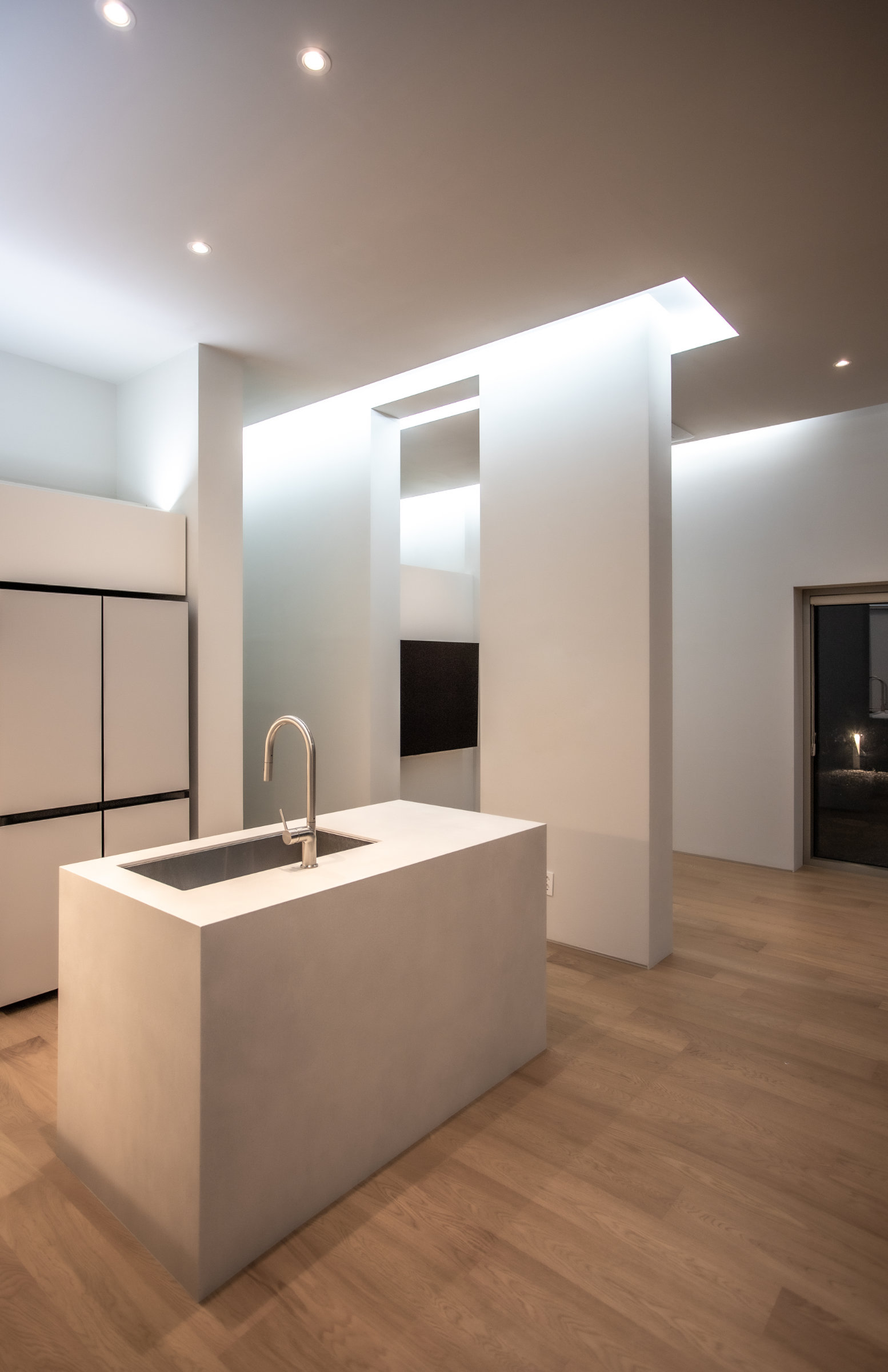 Aufgebrochen und zusammengefügt: Die Wand- und Deckenscheiben des „Floating Wall House“