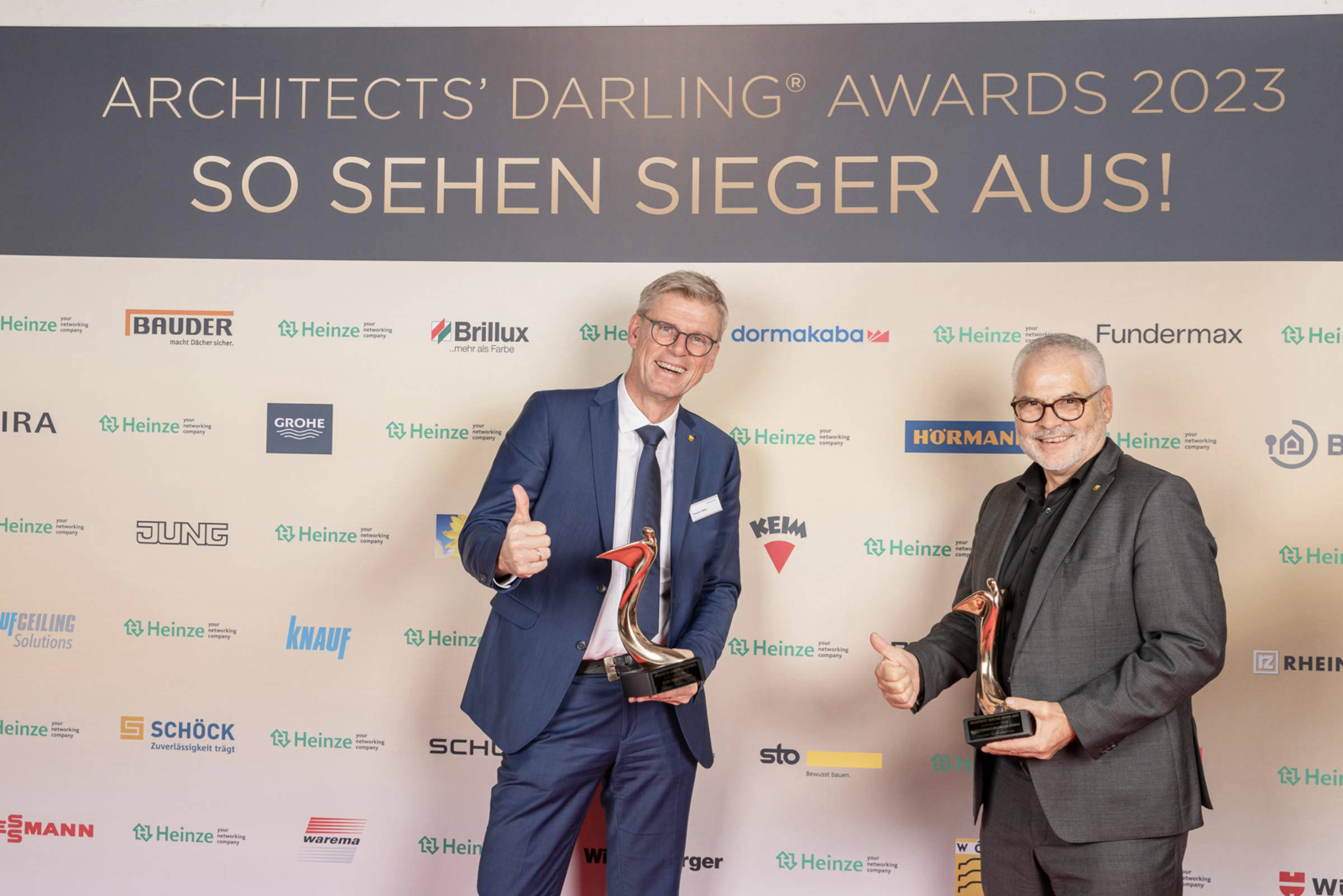 Heiner Röhr und Rolf Wohllaib freuen sich über Auszeichnungen bei den Heinze Architects‘ Darlings 23