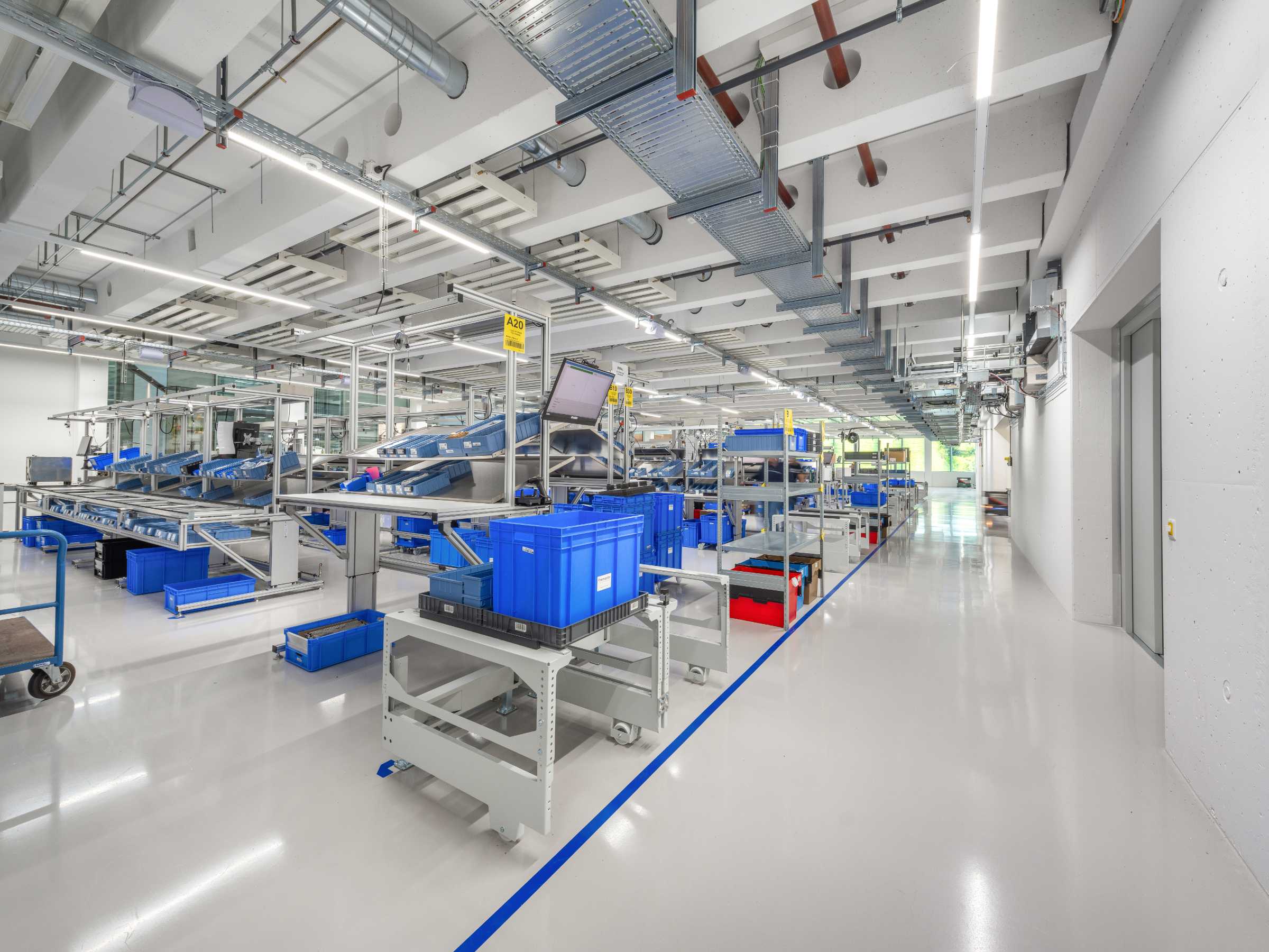 ESD-Böden auf den Produktions- und Montageflächen