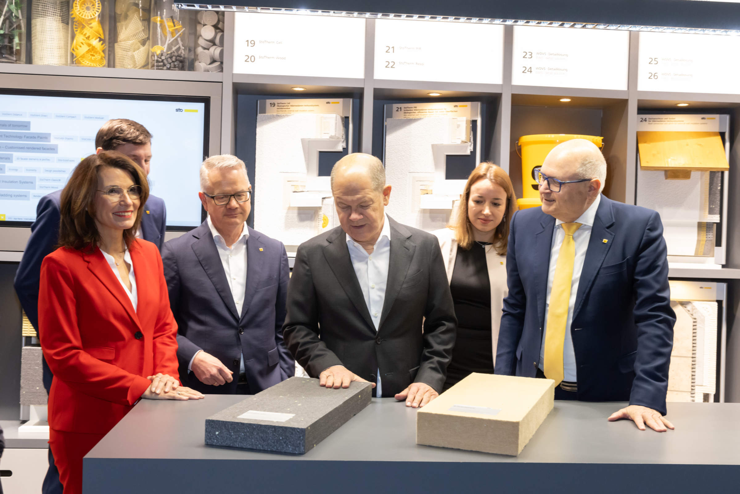 Bundeskanzler Olaf Scholz bei Sto in Stühlingen