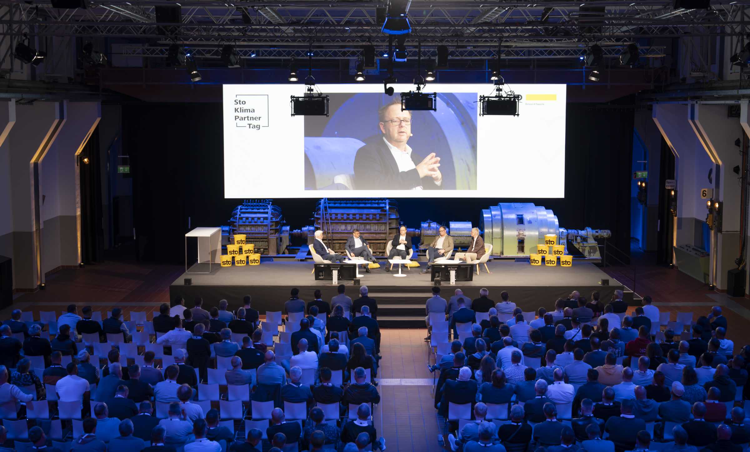 Ein voller Saal in der Zeche Zollverein: Der Sto Klimapartnertag 2025