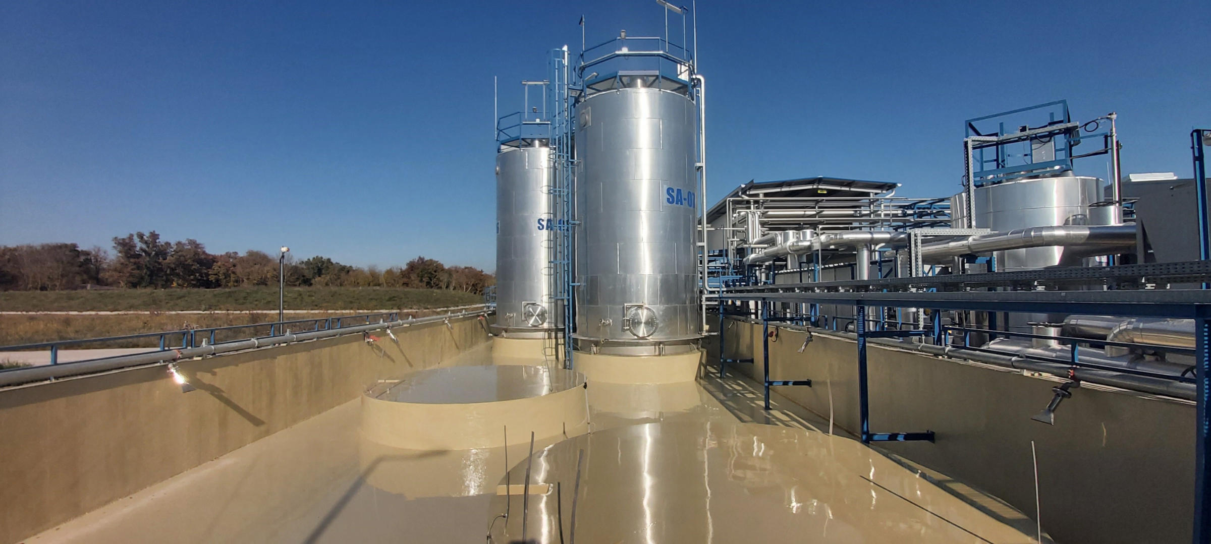 Außenaufnahme der Industrieanlage von Chemark