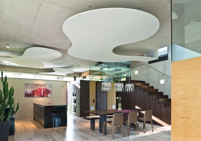 Innenaufnahme, Akustikdecke in einem Wohnhaus, StoSilent Modular