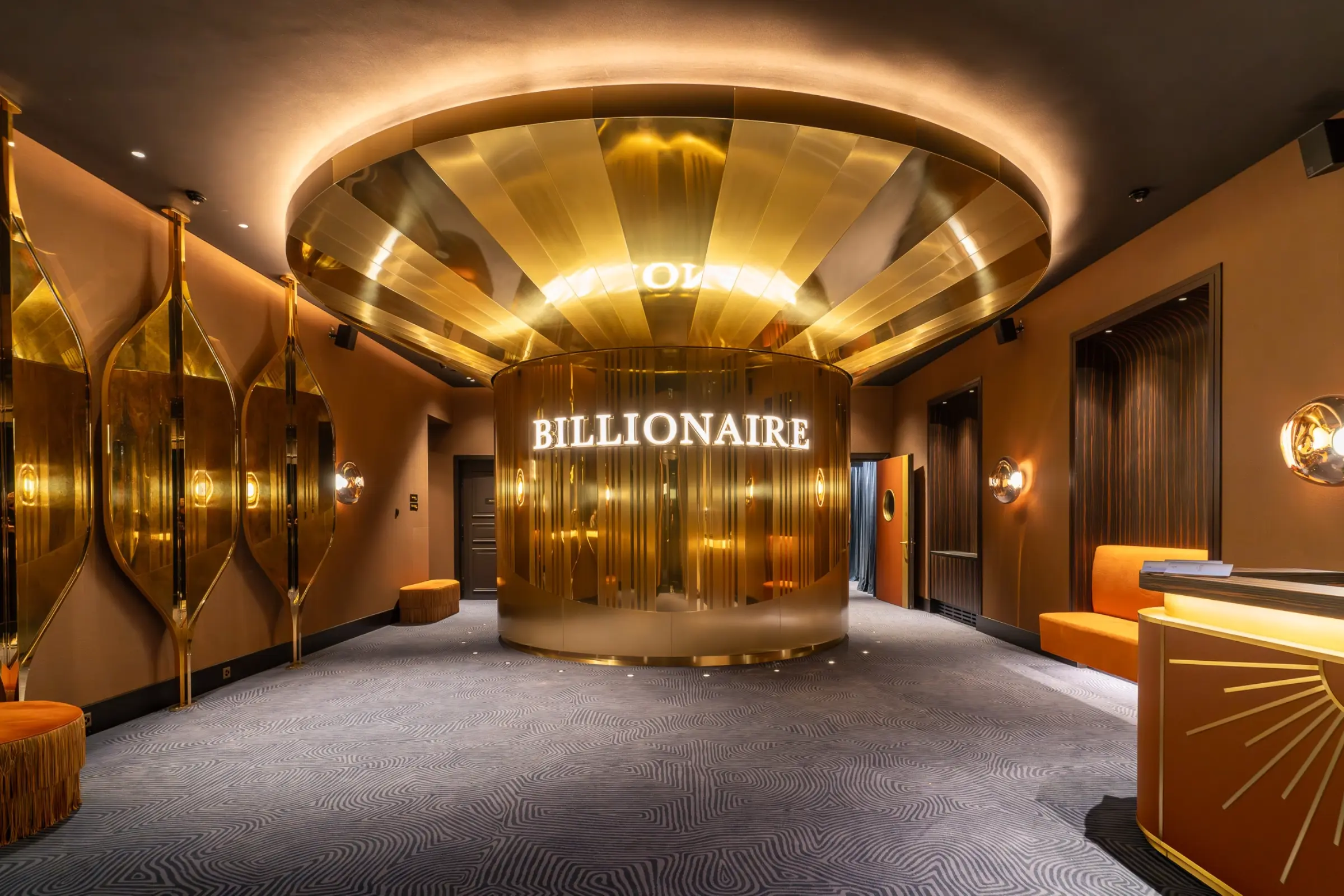 Aufnahme eines Speisesaals im Dinner-Theater Billionaire, Akustiklösung von Sto