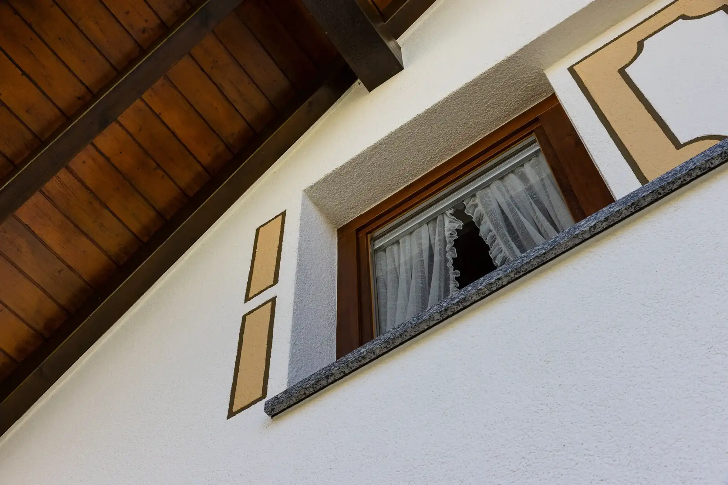 Aufnahme eines EInfamilienhauses, gestrichen mit StoColor Lotusan AimS in weiß