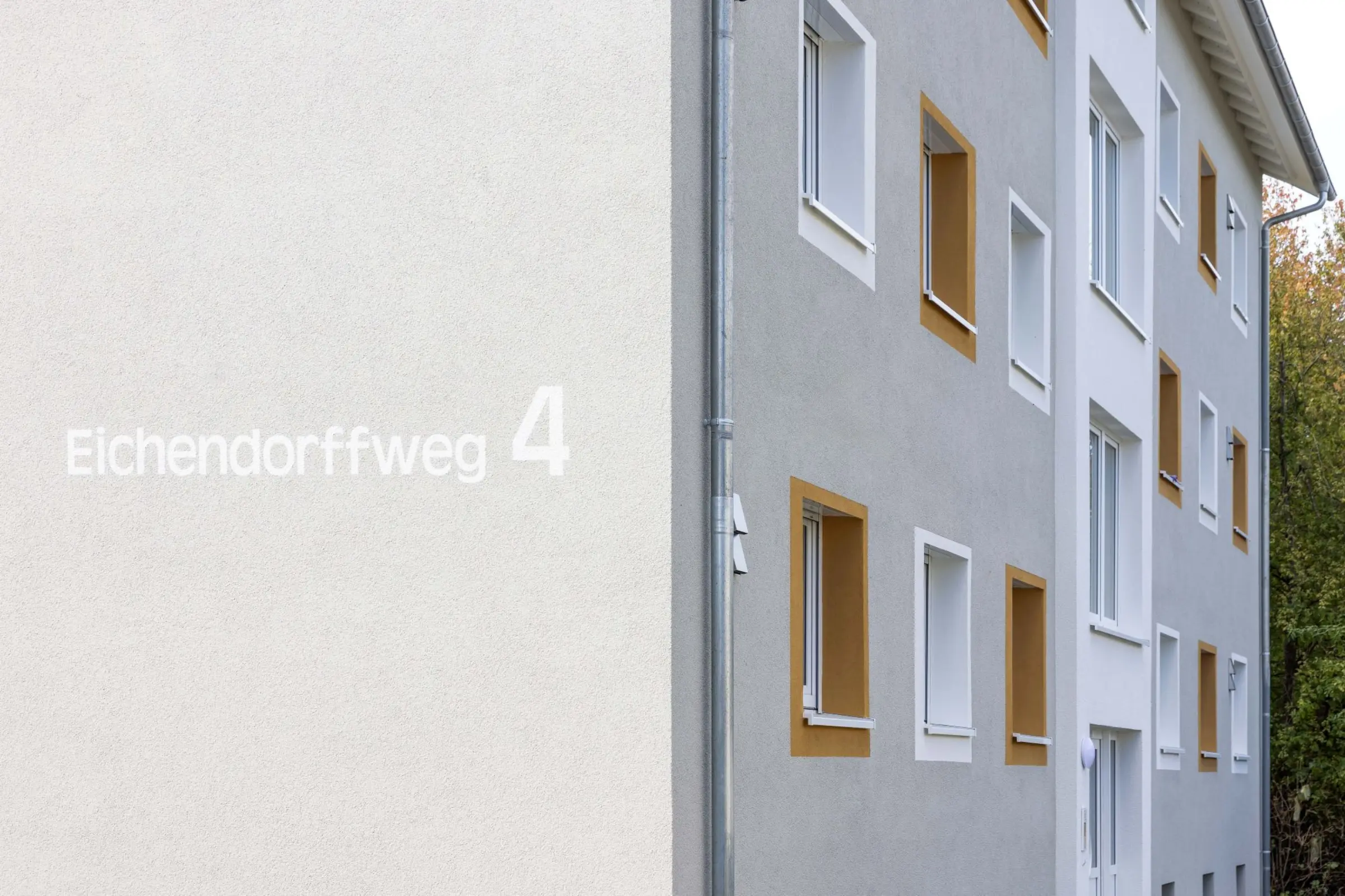 Aufnahme eines Mehrfamilienhauses saniert mit dem Sto Klimaservice, WDVS StoTherm Mineral