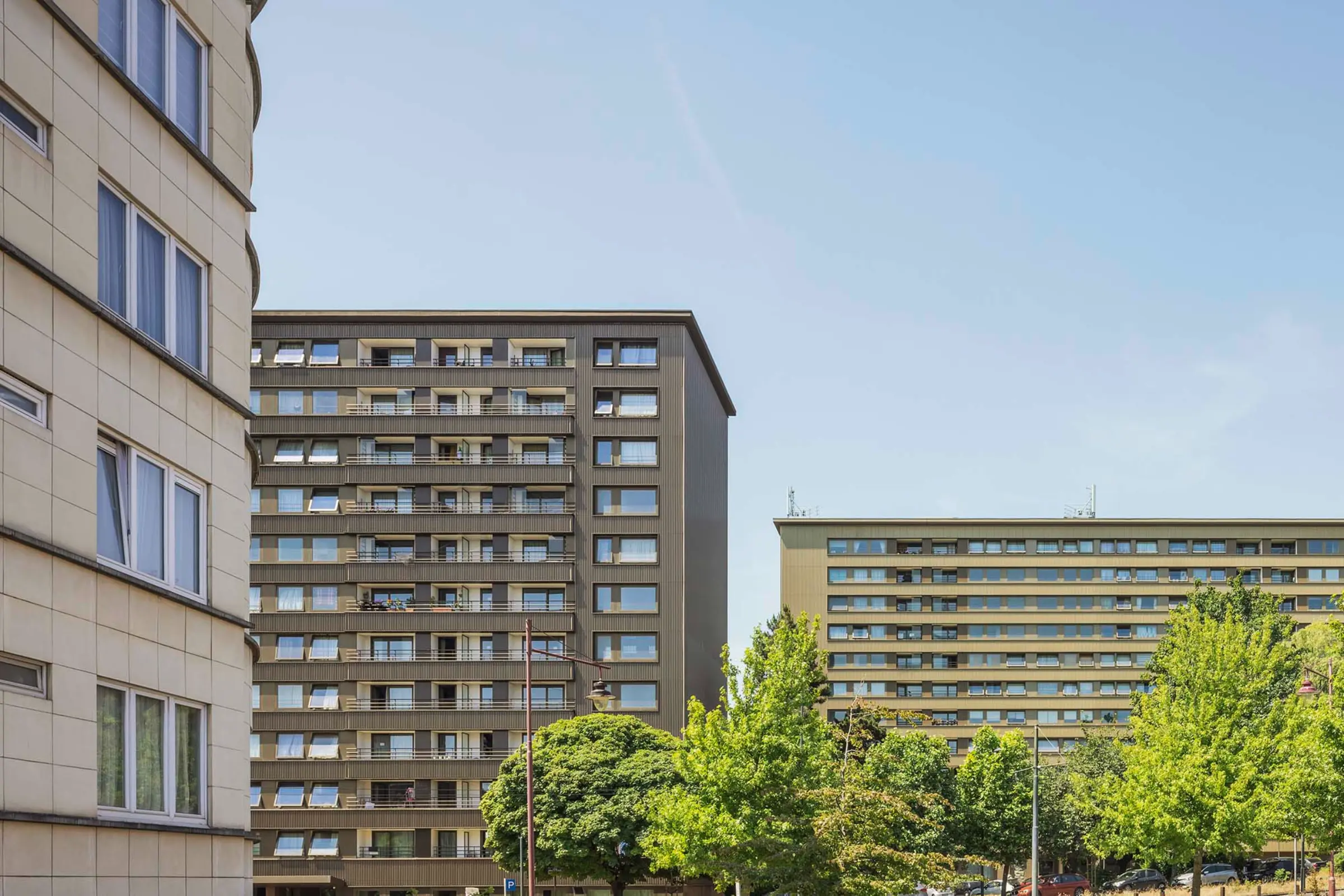 Aufnahme eine Mehrfamilienhauses gedämmt mit VHF von Sto, StoVentec Glass, Mosaik 