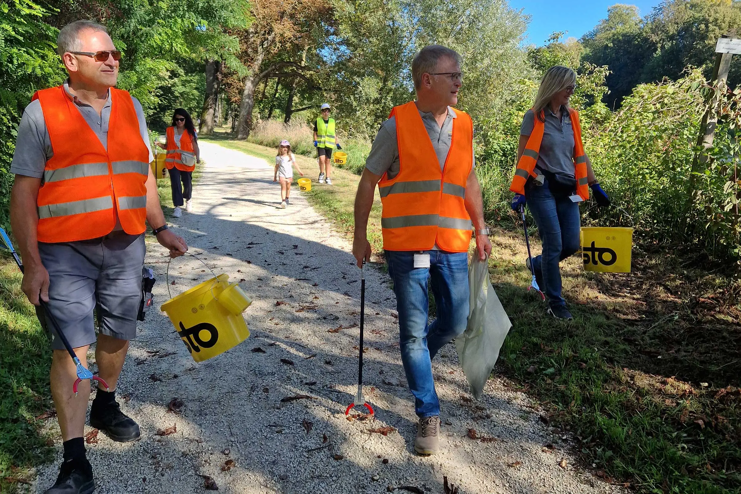 Cleanup Day: Team der Sto-Tochter Innolation sammelt Müll 