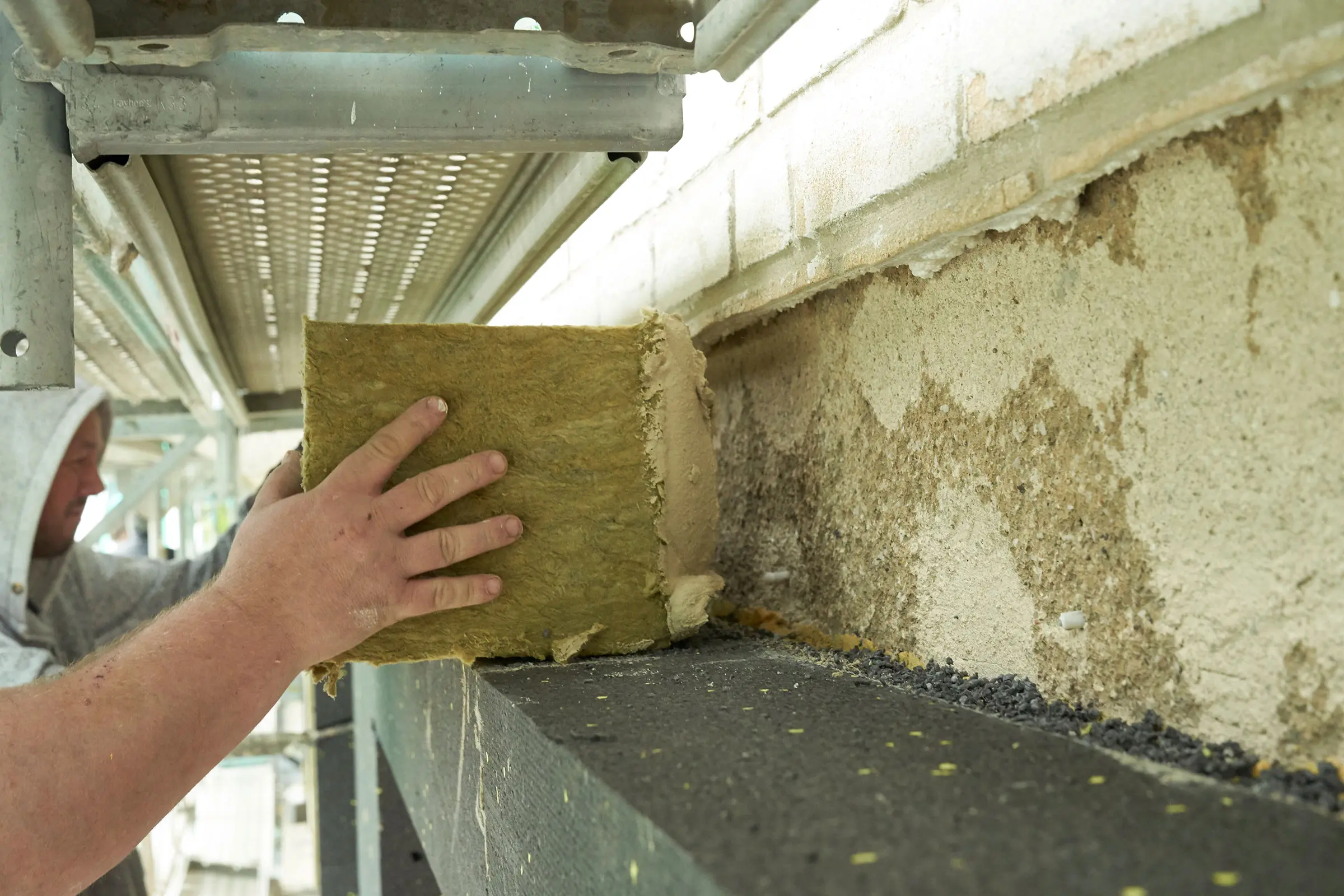 Die Forderung, die Dämmung eines Gebäudes der Klasse 4 mit Brandriegeln zu versehen, existierte in d
