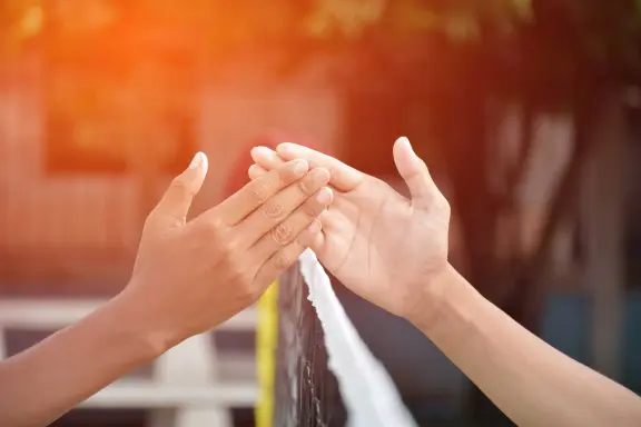 Handschlag, Hände schütteln nach Wettbewerb, faires Verhalten, Verhaltenskodex