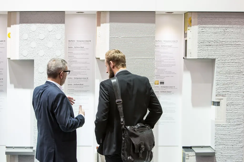 Beratung am Sto-Stand auf der Messe BAU 2017 in München
