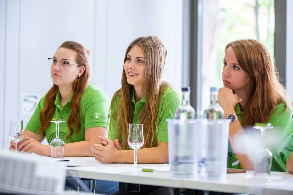Foto: Teilnehmer beim Farb- und Lacktechniker Stipendiaten-Treffen in Dresden